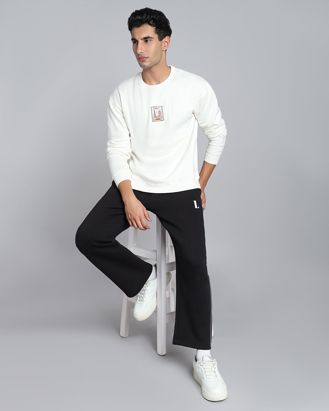 Tokyo Eats - Off White Oversized Sweatshirt